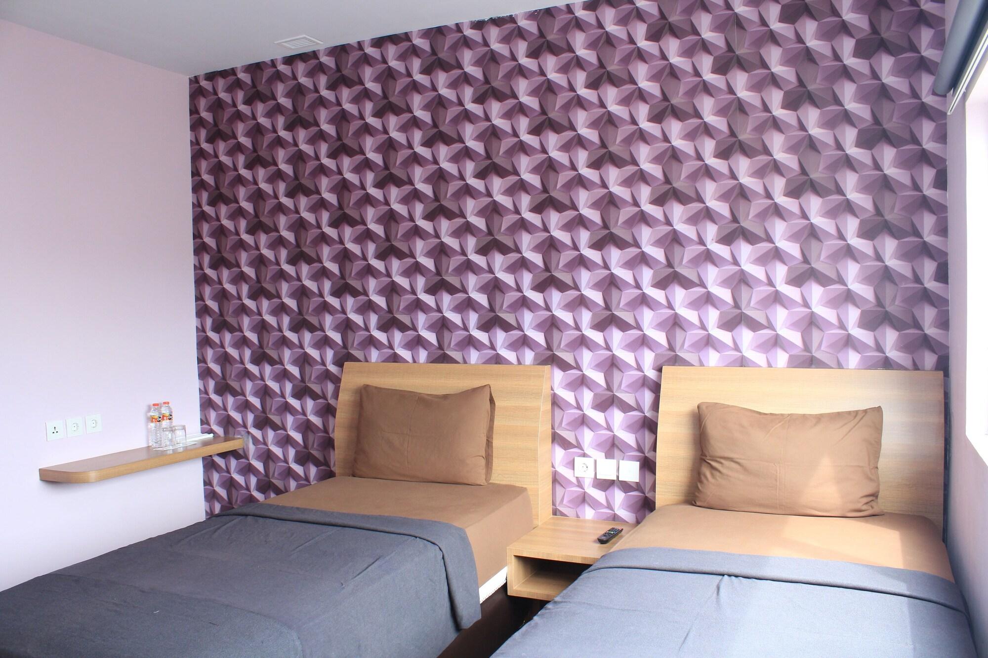 Kama Hotel Medan Exterior photo